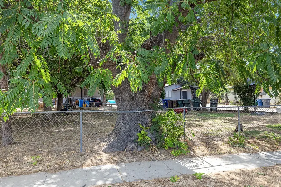 1222 Olive Avenue, Sanger, CA 93657 - #3