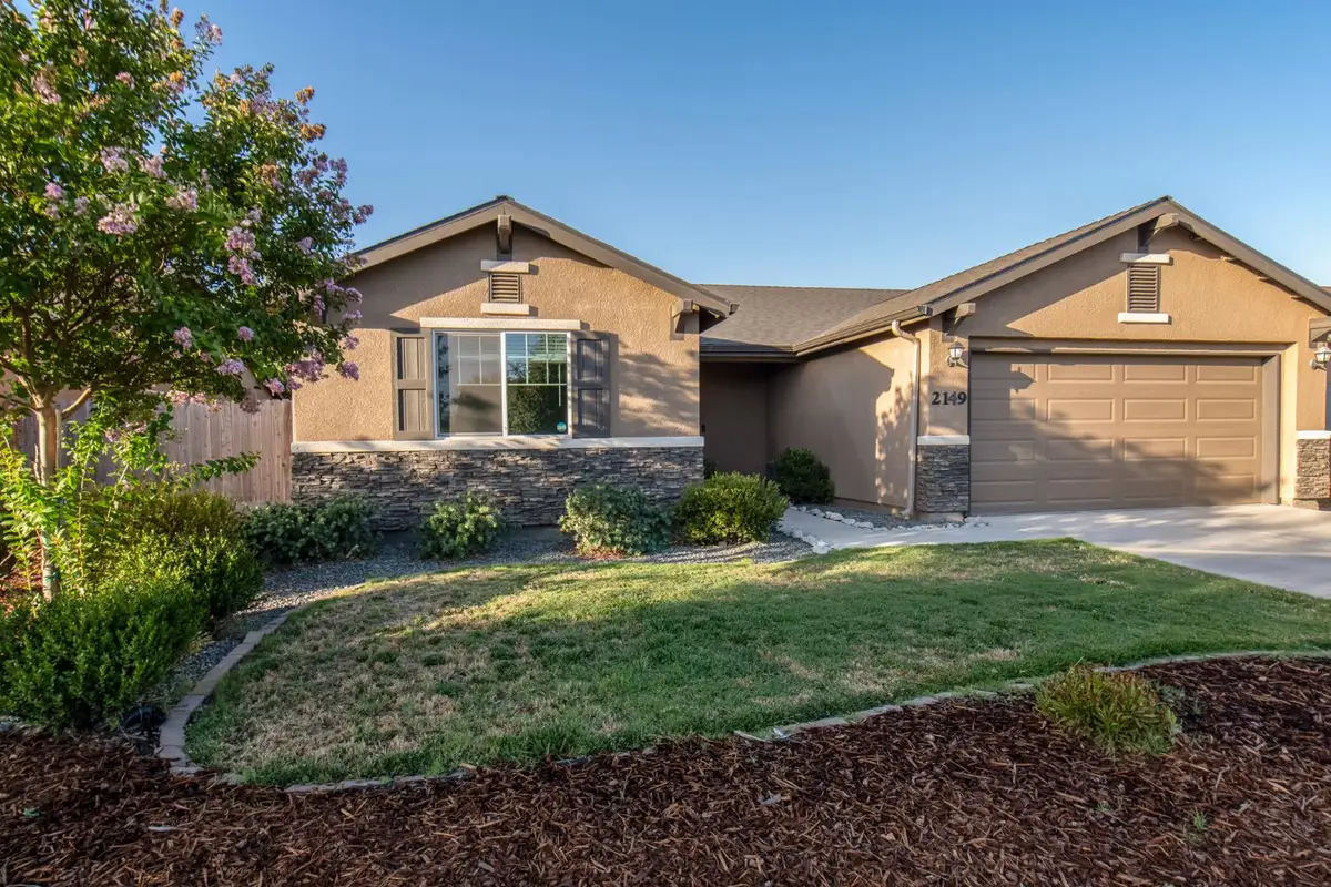 2149 E Sweet Avenue, Visalia, CA 93292 - #1