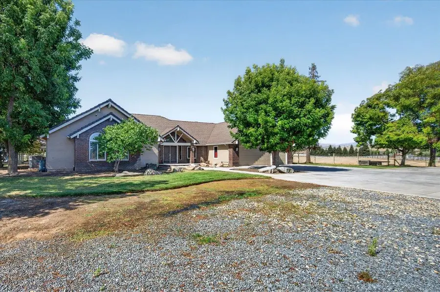 12228 Tollhouse Road, Clovis, CA 93619 - #2