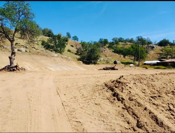 344 Squaw Valley Road, Yokuts Valley, CA 93675