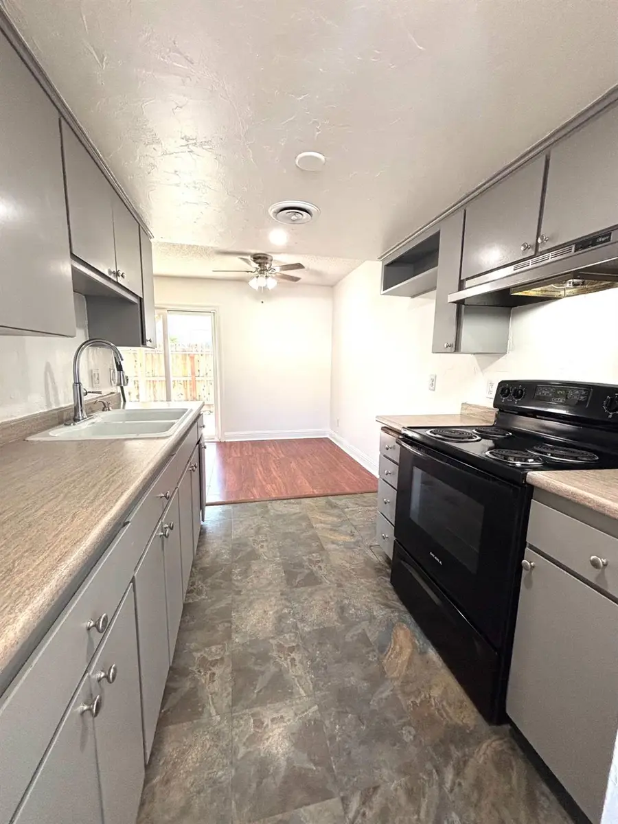 4929 N Winery Circle #112, Fresno, CA 93726 - #2