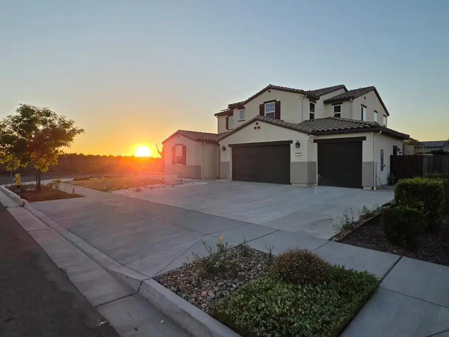 705 Skansen Street, Kingsburg, CA 93631 - #3