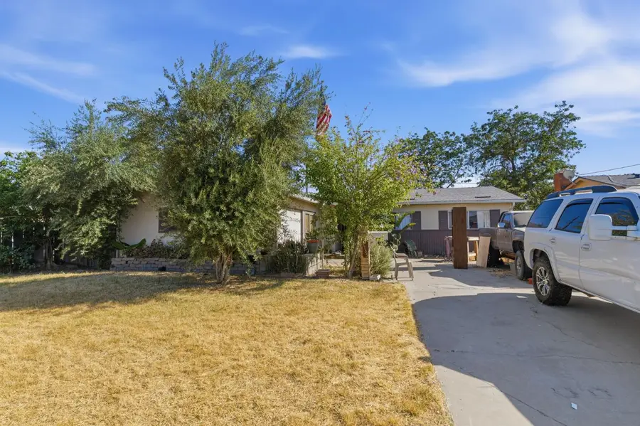 1165 E Malone Street, Hanford, CA 93230 - #3
