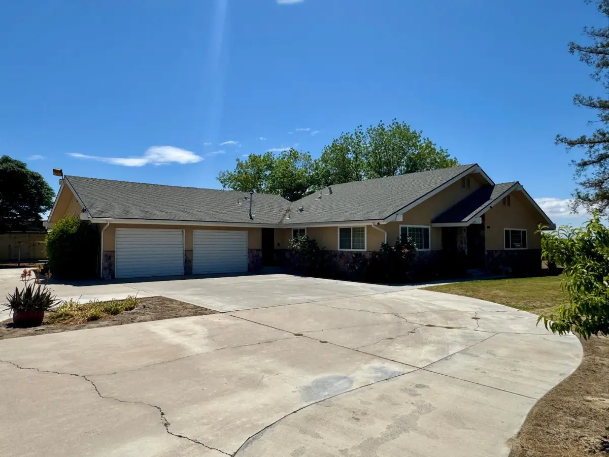 17617 W Belmont Avenue, Kerman, CA 93630 - #1