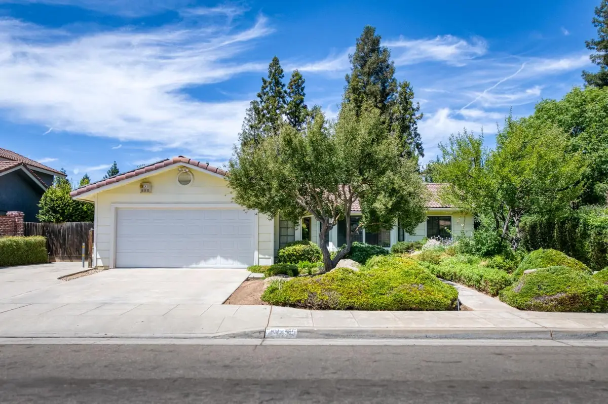 4138 W Paul Avenue, Fresno, CA 93722 - #1