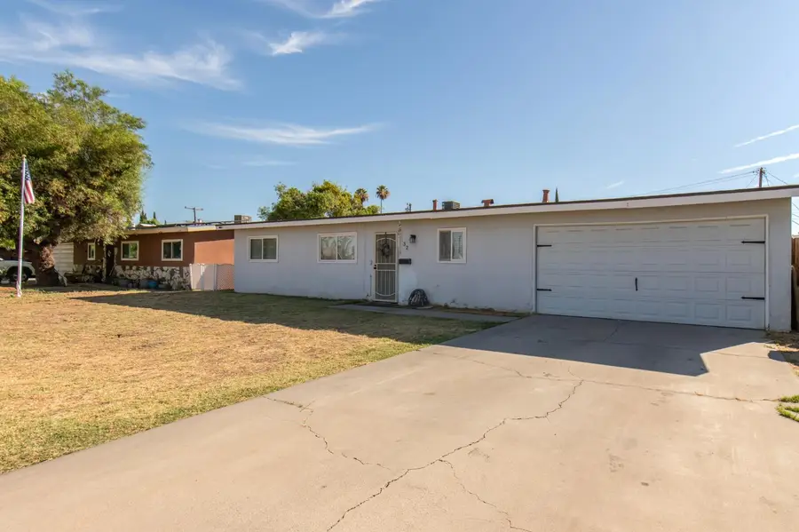 332 W Spring Lane, Lemoore, CA 93245 - #2