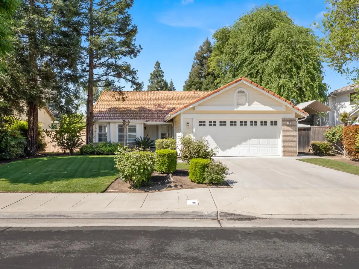 1070 N Homsy Avenue, Clovis, CA 93611 - #1