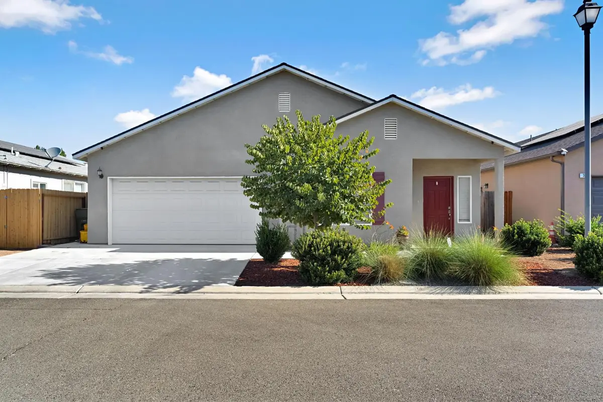 375 Amber Lane, Dinuba, CA 93618 - #1