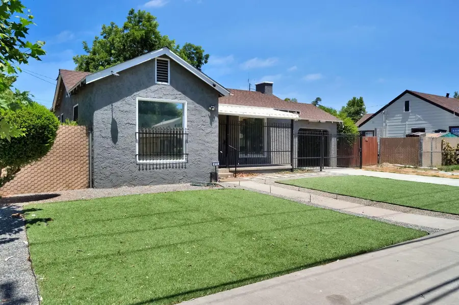 615 E 5th Street, Madera, CA 93638 - #2