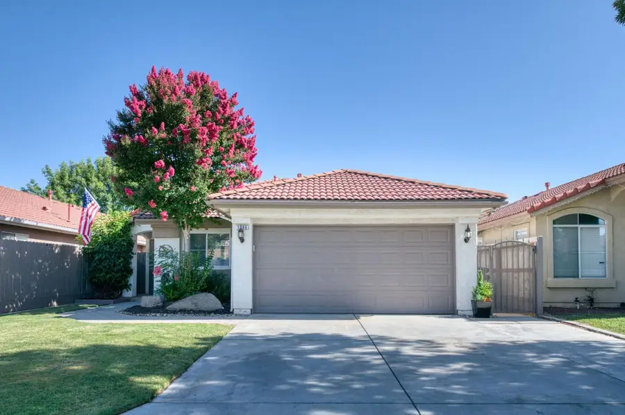 5706 W Sample Avenue W, Fresno, CA 93722 - #2