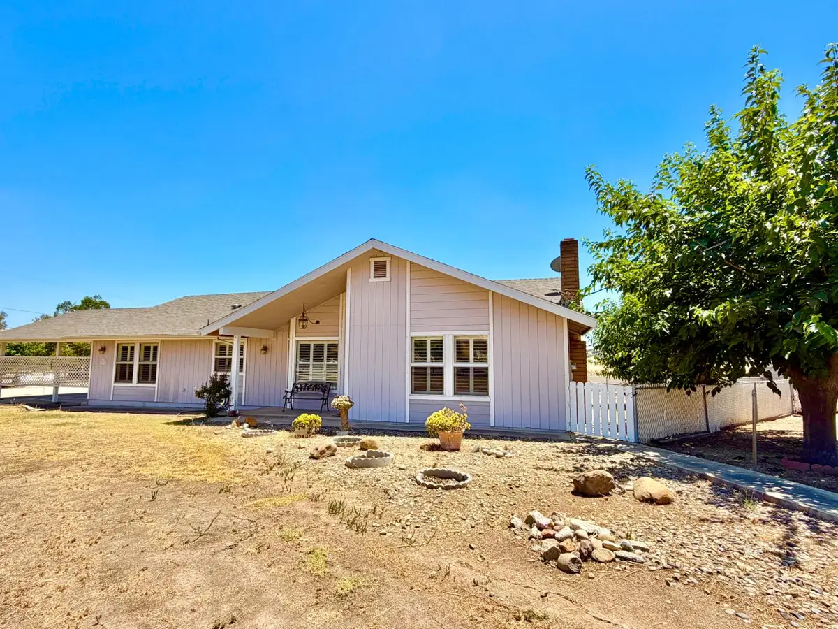 141 W Reid Avenue, Porterville, CA 93257 - #1