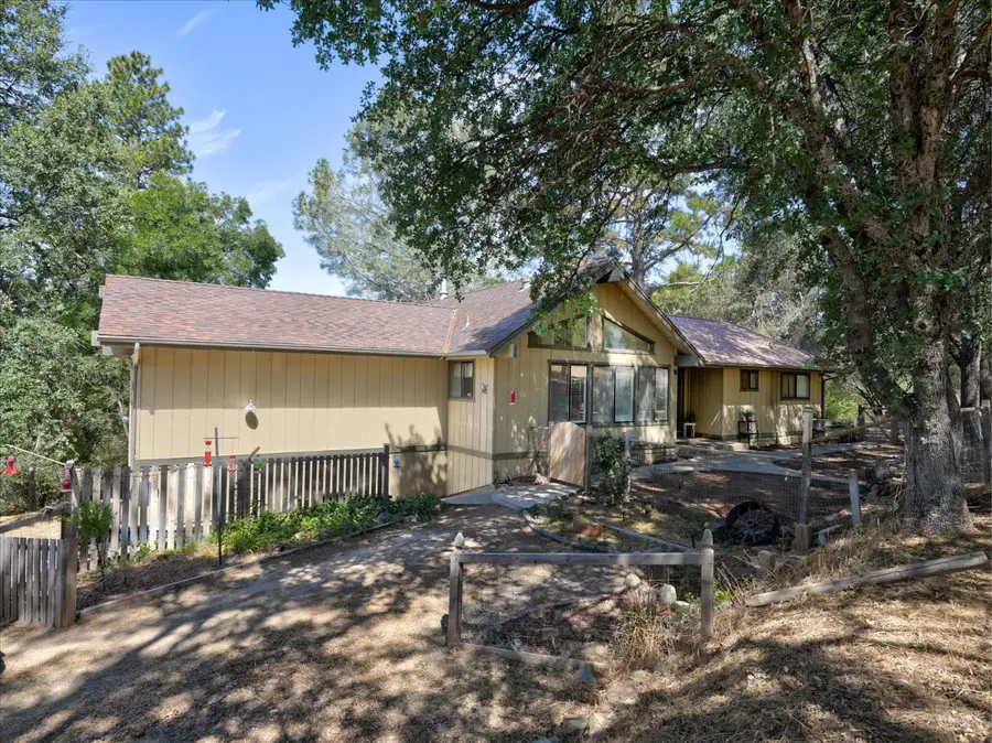 40528 Jean Road W, Oakhurst, CA 93644 - #2