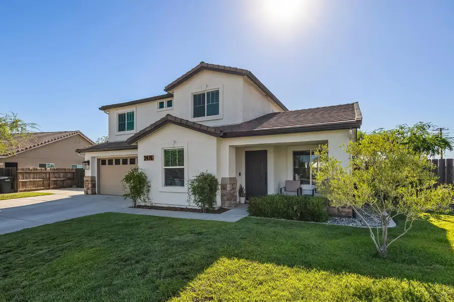 2476 N Riesling Avenue, Hanford, CA 93230 - #2