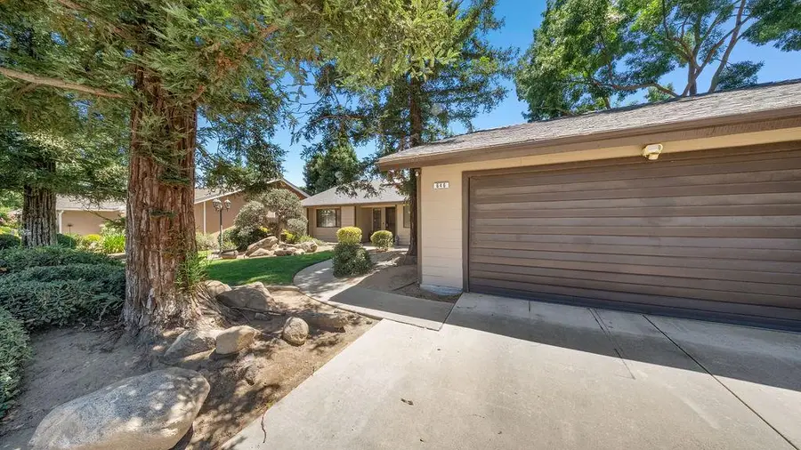 646 W Polson Avenue, Clovis, CA 93612 - #2