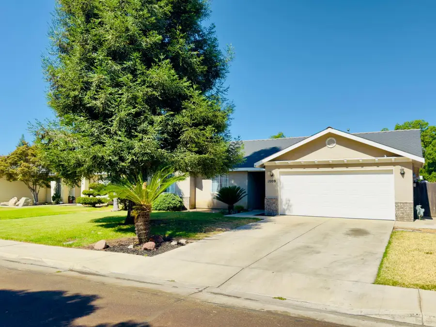 1009 S Elverta S, Visalia, CA 93292 - #2