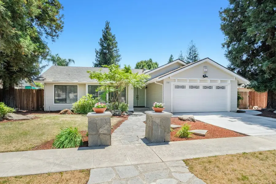 893 E Decatur Avenue, Fresno, CA 93720 - #2