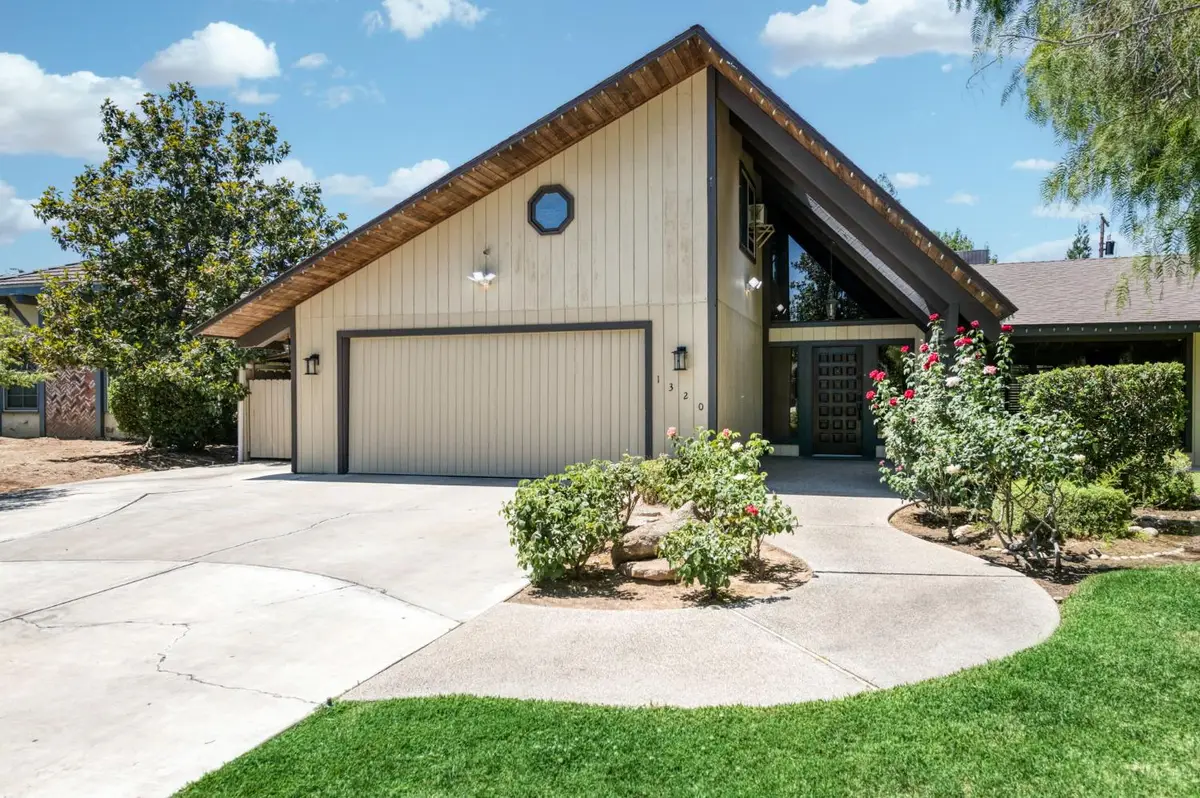1320 W Alluvial Avenue, Fresno, CA 93711 - #1