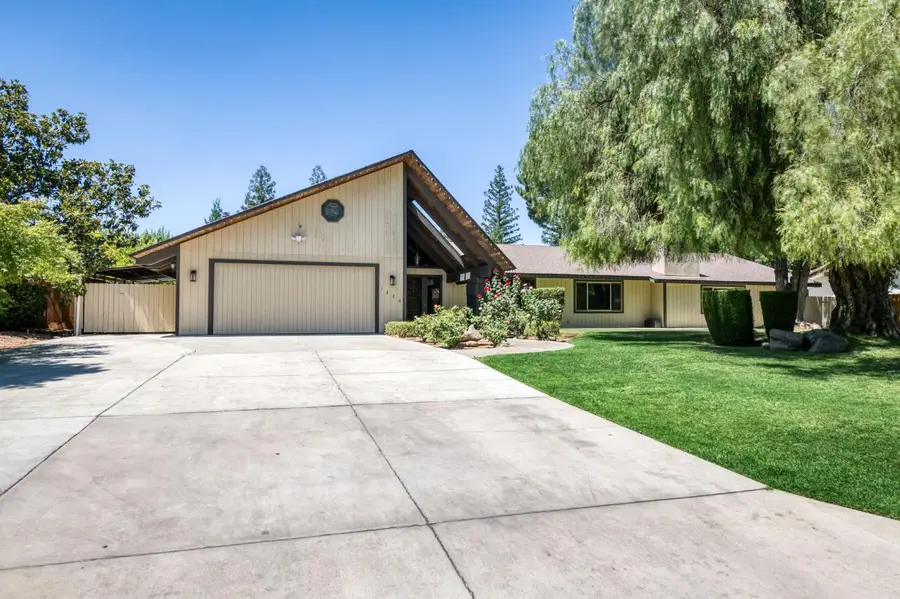 1320 W Alluvial Avenue, Fresno, CA 93711 - #2