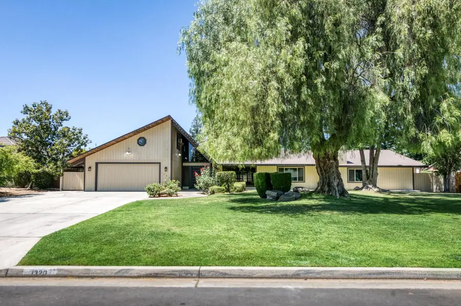 1320 W Alluvial Avenue, Fresno, CA 93711 - #3