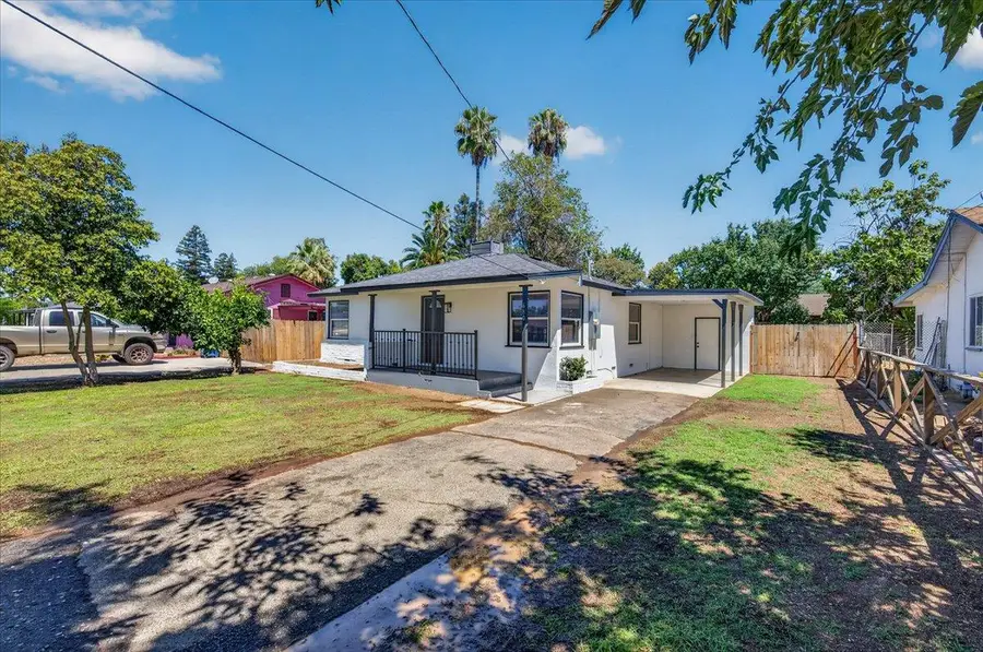 680 W Sample, Fresno, CA 93704 - #2