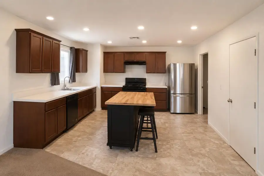 5433 E Eugenia Avenue, Fresno, CA 93727 - #3