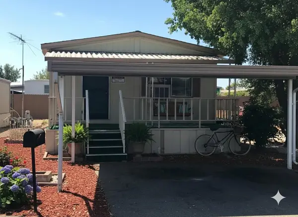 1724 Minnewawa Avenue #109, Clovis, CA 93612