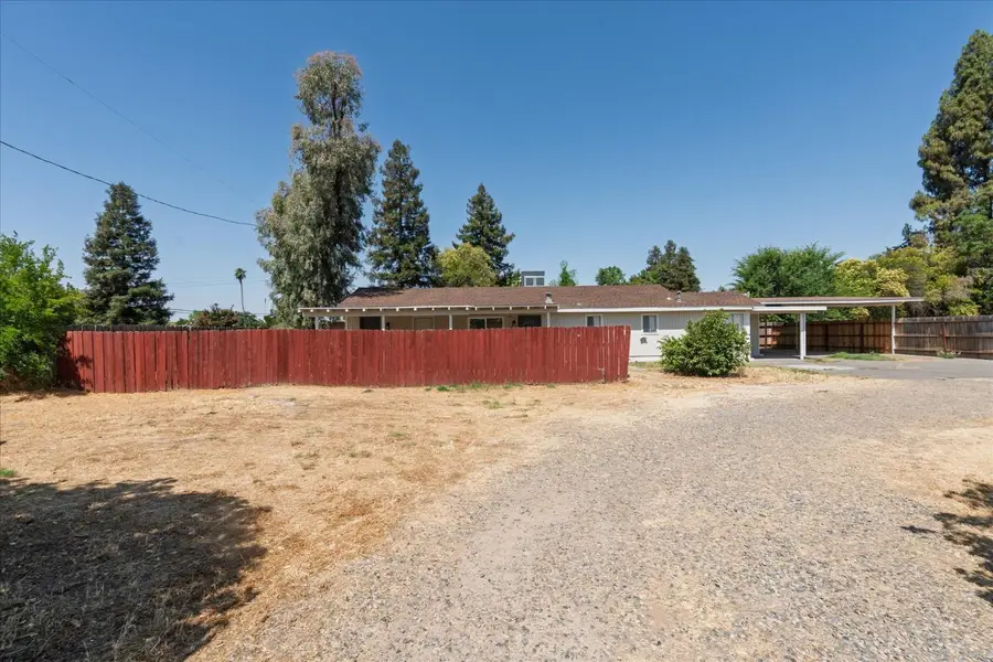 4627 N Maple Street, Fresno, CA 93726 - #3