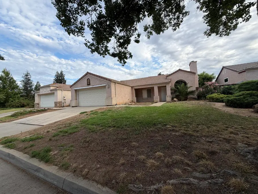2350 E Fallbrook Avenue, Fresno, CA 93720 - #3