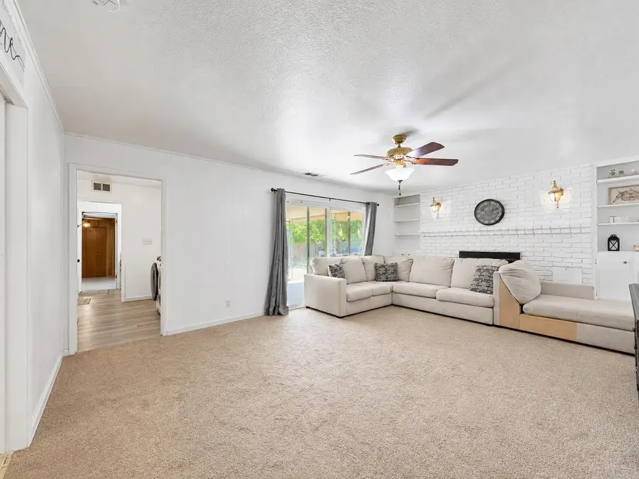 1539 E Stuart Avenue, Fresno, CA 93710 - #3
