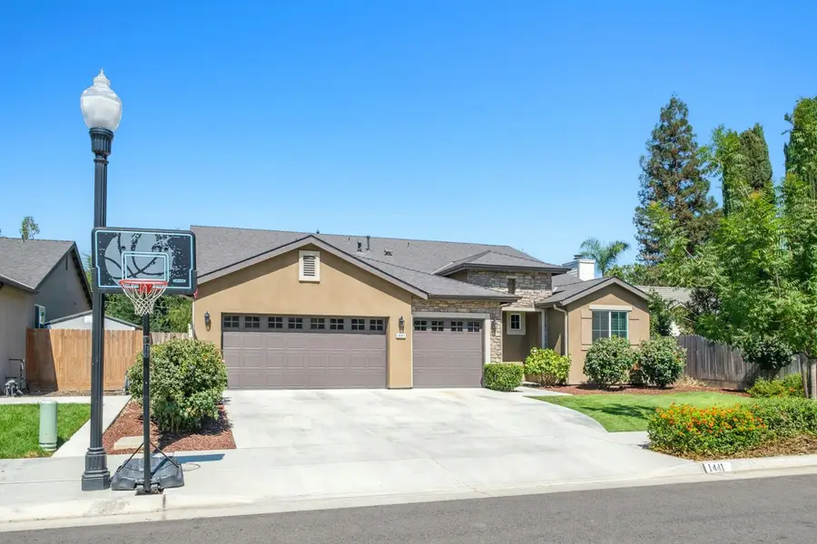 1441 22nd Avenue, Kingsburg, CA 93631 - #2