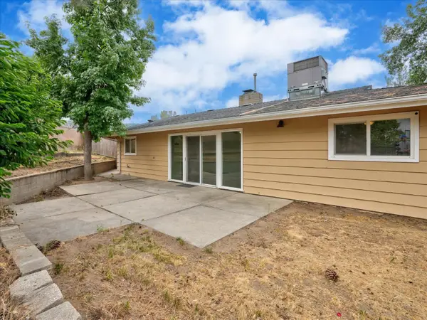 49447 Pierce Drive, Oakhurst, CA 93644