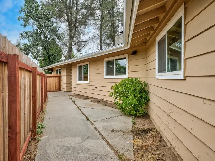49447 Pierce Drive, Oakhurst, CA 93644 - #3