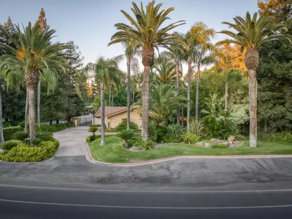 5560 N Forkner Avenue, Fresno, CA 93711