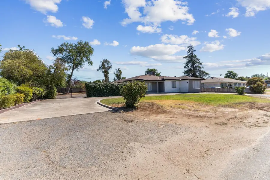 4683 W Hedges Avenue, Fresno, CA 93722 - #3