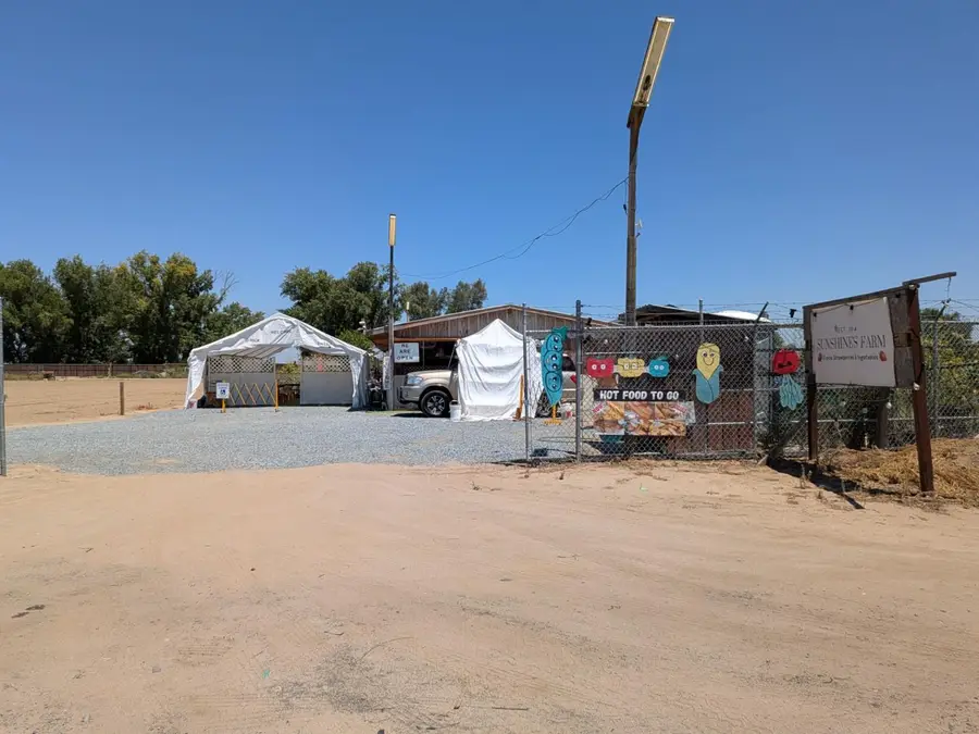 284 S Temperance Avenue, Fresno, CA 93727 - #3