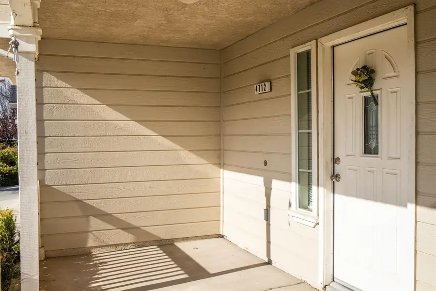 4712 W Celeste Avenue, Fresno, CA 93722 - #3