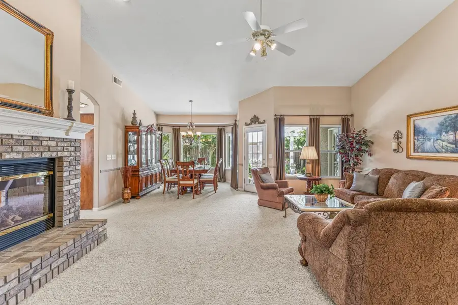 2814 E Jon Drive, Fresno, CA 93720 - #2
