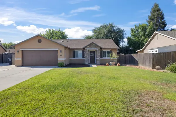 2629 W Brooke Court, Visalia, CA 93292