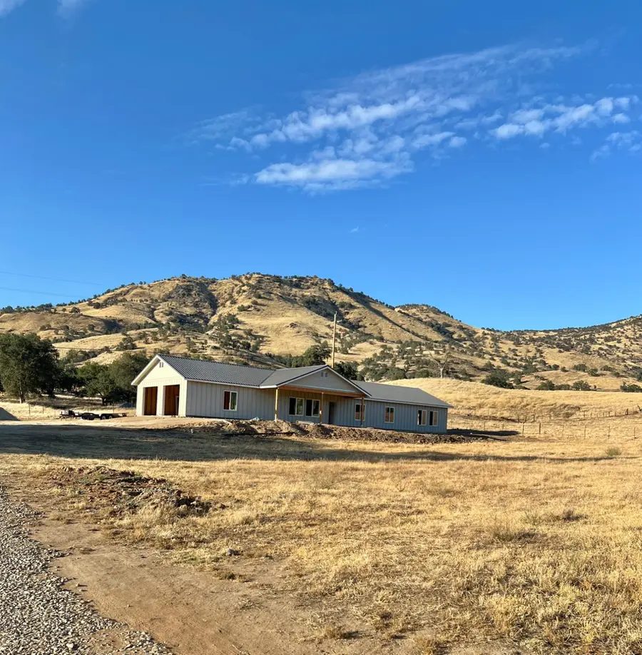 8058 Monreal Dr, Sanger, CA 93657 - #2