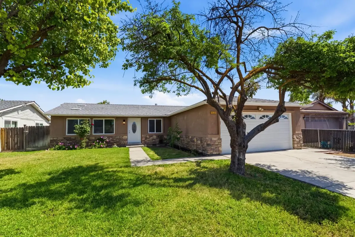 8420 4th Street, San Joaquin, CA 93660 - #1