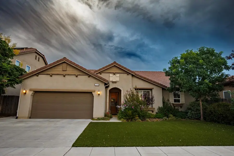 739 Hermosa Avenue, Clovis, CA 93619 - #2