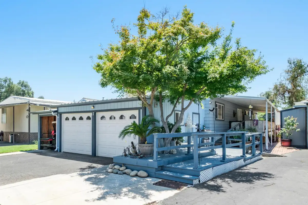 339 N Frankwood Avenue #17, Sanger, CA 93657 - #1