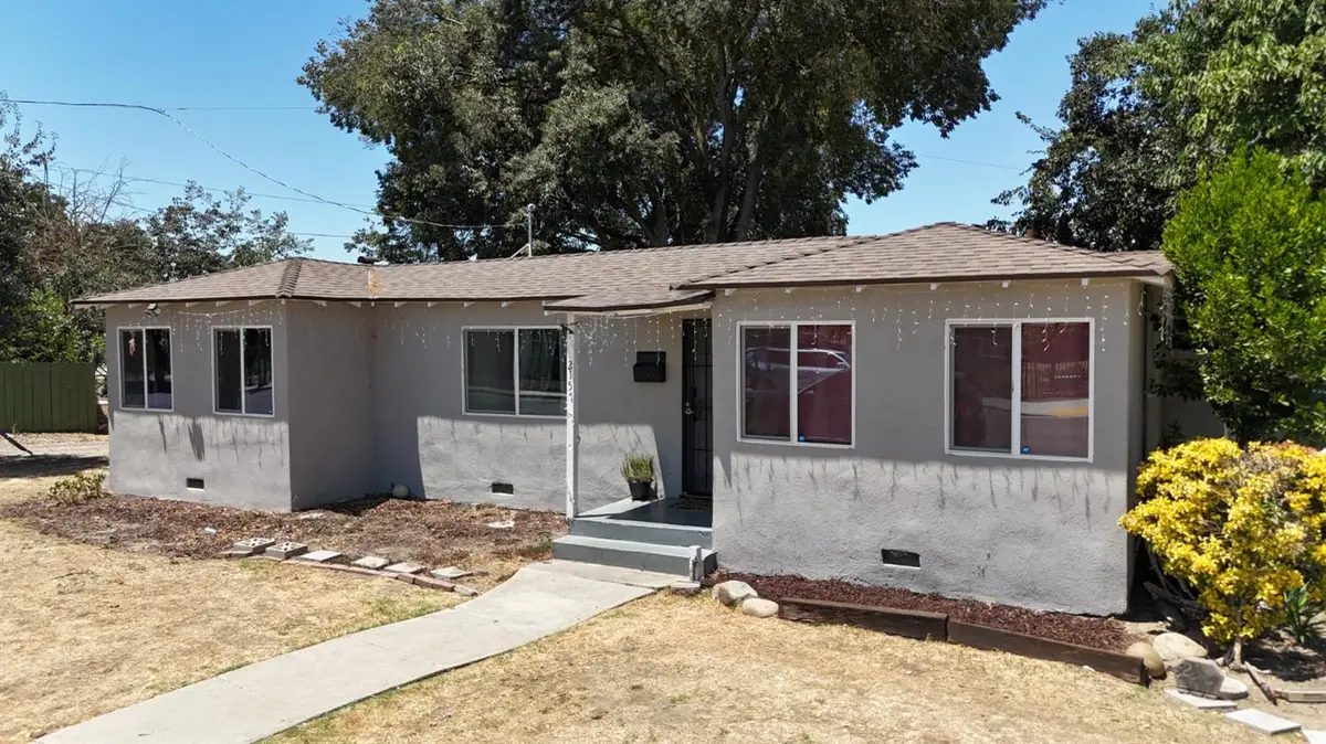 2157 Locust St, Selma, CA 93662 - #1