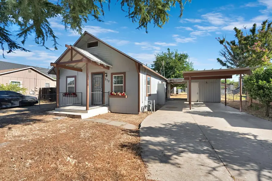 370 W Spruce Avenue, Pinedale, CA 93650 - #2