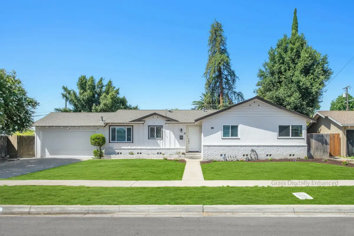 1019 W Ashcroft Avenue, Fresno, CA 93705 - #1