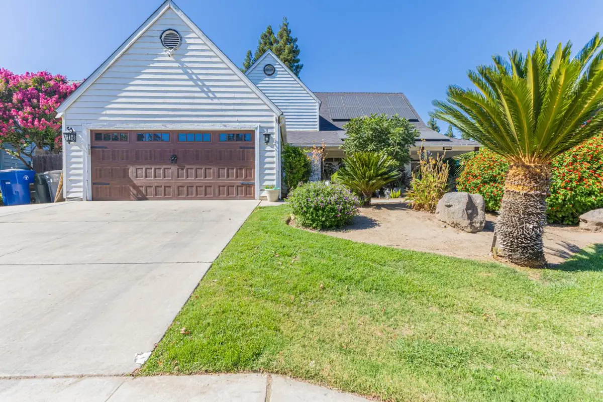 581 W El Paso Avenue, Clovis, CA 93611 - #1