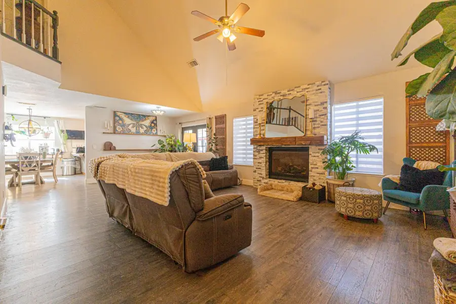 581 W El Paso Avenue, Clovis, CA 93611 - #3
