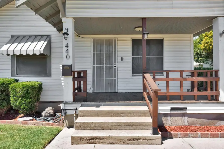440 W Ivy Street, Hanford, CA 93230 - #3