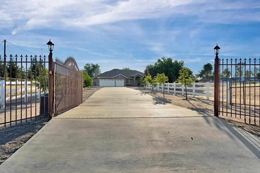 16900 Monreal Road, Madera, CA 93636 - #3