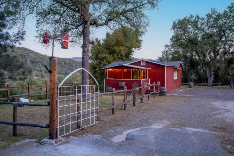 41563 River Falls, Oakhurst, CA 93644 - #3